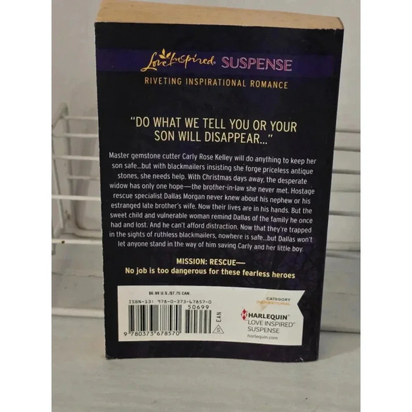 Love Inspired Christmas on the Run‎ Book - Picture 3 of 5